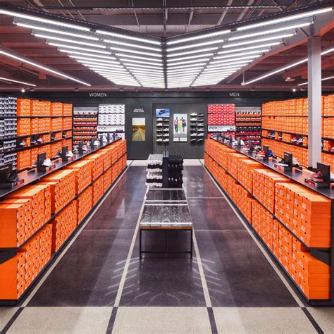 nike oberteil herren|Nike Factory Stores.